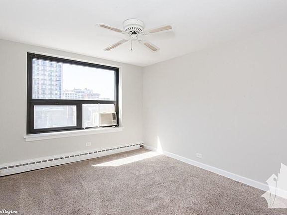 5th image of 447 W Wellington Ave #516