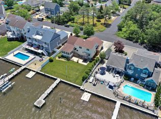 310 Cambourne Dr, Toms River, NJ 08753