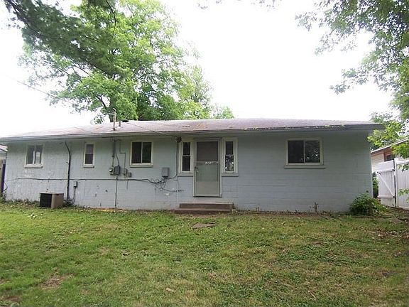 2nd image of 4444 W Hillcrest Ave