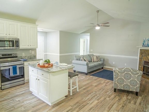5th image of 104 Trey Dr