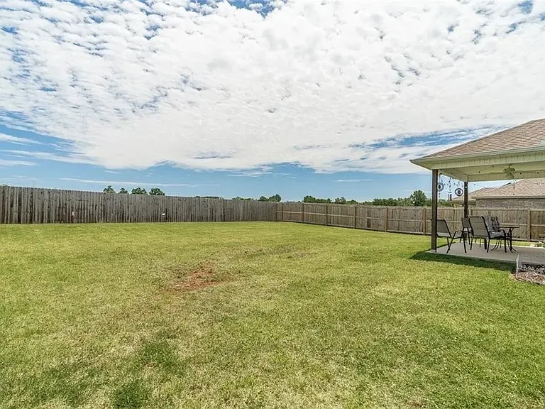 636 Woodcreek Loop — Photo 6
