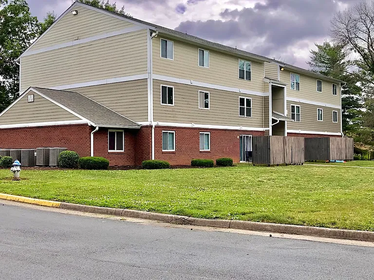Ferncliff South — Photo 2