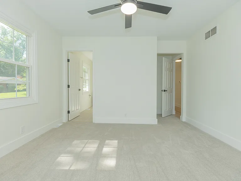 711 Carole Pl — Photo 14