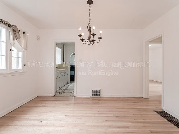 4th image of 4818 E 18th Ave
