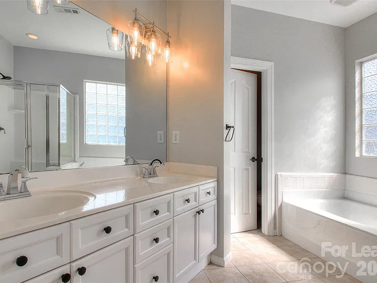 8414 Bampton Dr — Photo 21