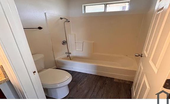 3rd image of 4825 Pickford St