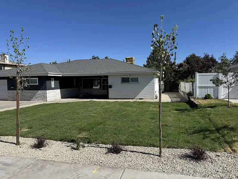 1409 E 8425 S