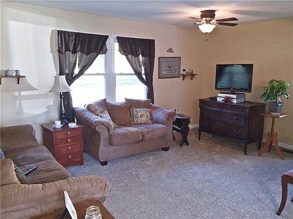 2nd image of 1308 Robinwood Dr