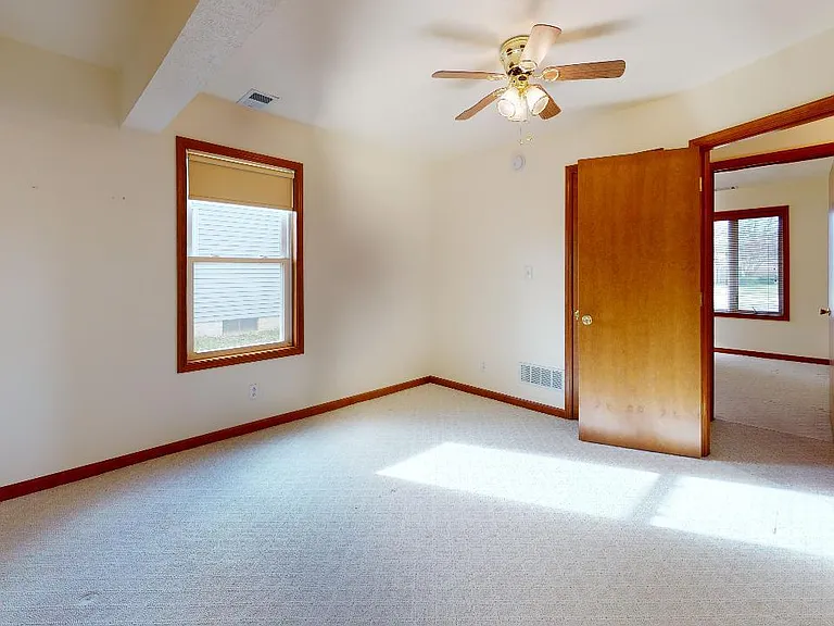 402 N Lafayette St — Photo 13
