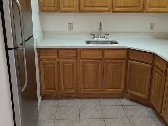 3rd image of 761 Snediker Ave #3