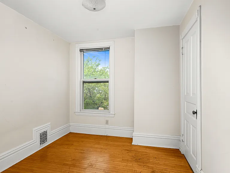 1107 E 2nd St #1107 — Photo 11