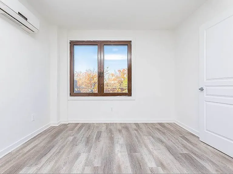28A Lawton St #4F — Photo 2