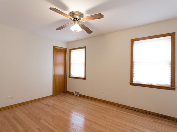 2nd image of 8809 S Dorchester Ave