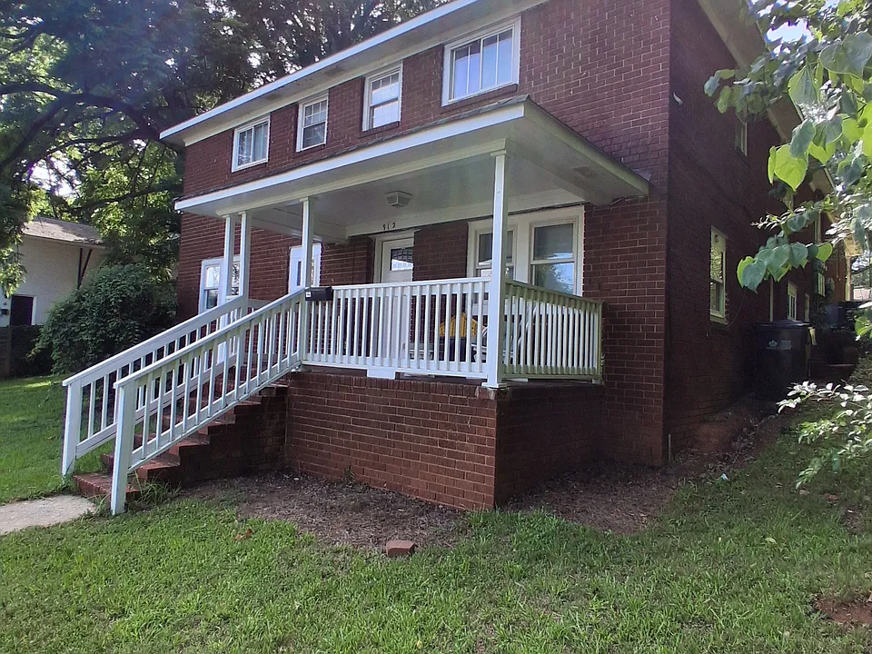 912 Berryhill Rd