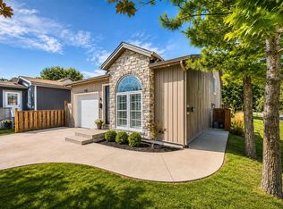 10 Bloomfield Ave, Saint Catharines, ON L2P1X1
