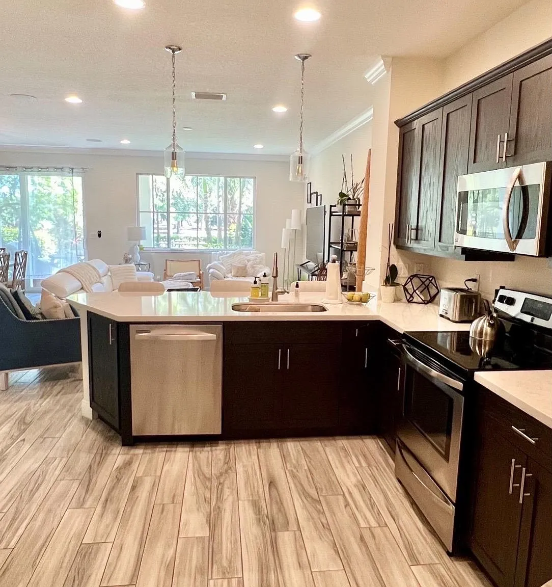3 bed, 2.5 bath, 2291 sqft, $4,250 — Photo 3