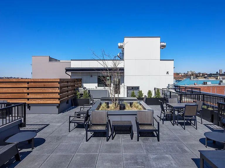Pike Flats | 722 E Pike St — Photo 3
