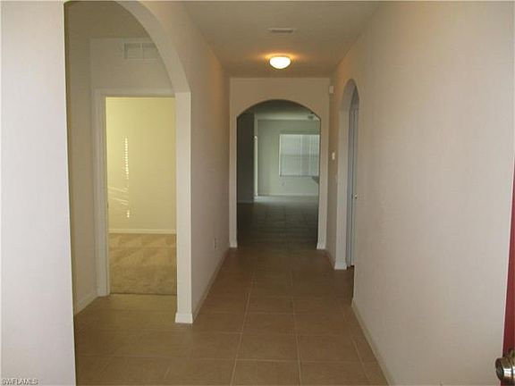3rd image of 226 NE 9th Ave
