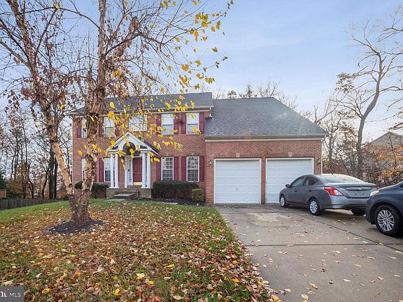 3rd image of 8003 Alloway Ln