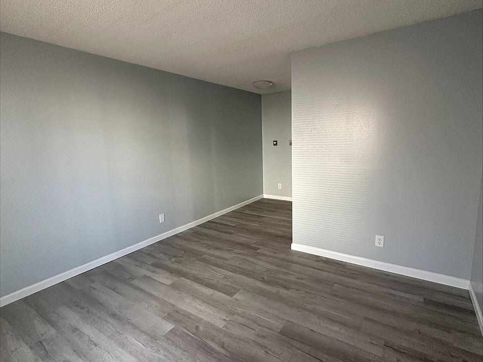 1st image of 211 N Central Ave #10966985