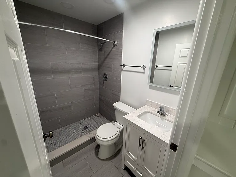 1442 Carriage Ln #2 — Photo 4