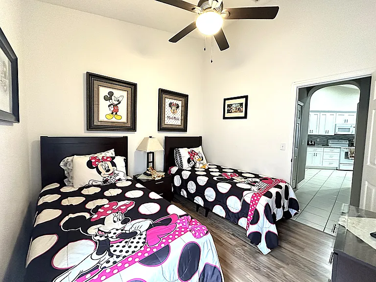 16724 Rolling Green Dr — Photo 24