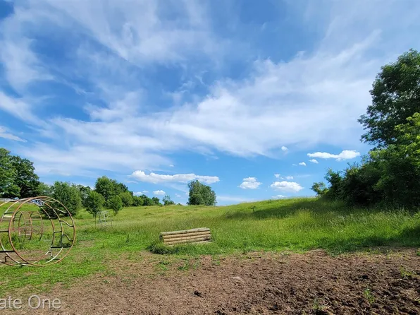 1A Millville Rd, Lapeer, MI 48446