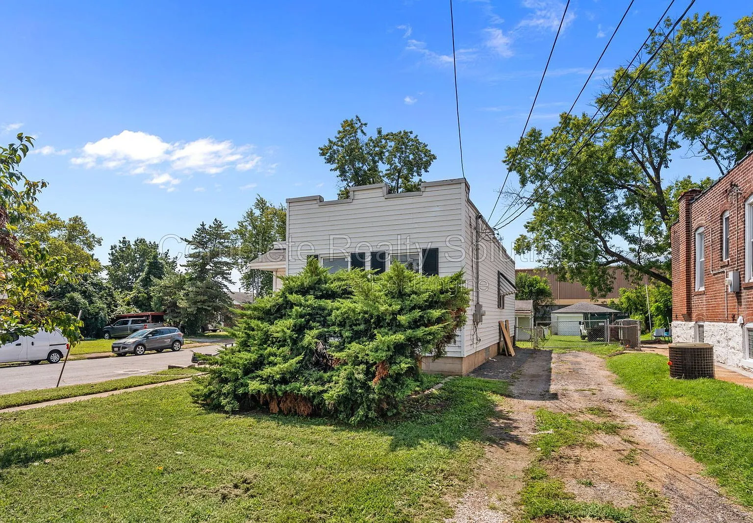 3 bed, 1.0 bath, 970 sqft, $1,185 — Photo 3
