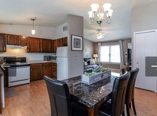 422 Webb St, Pinckney, MI 48169