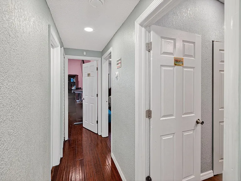 300 SW 25th Ave — Photo 20