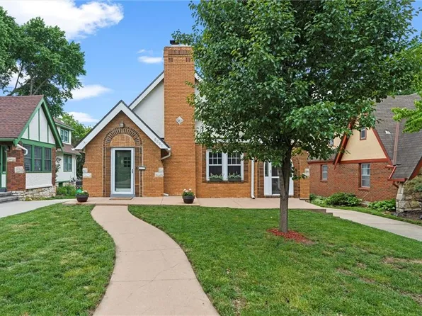 6661 Locust St, Kansas City, MO 64131