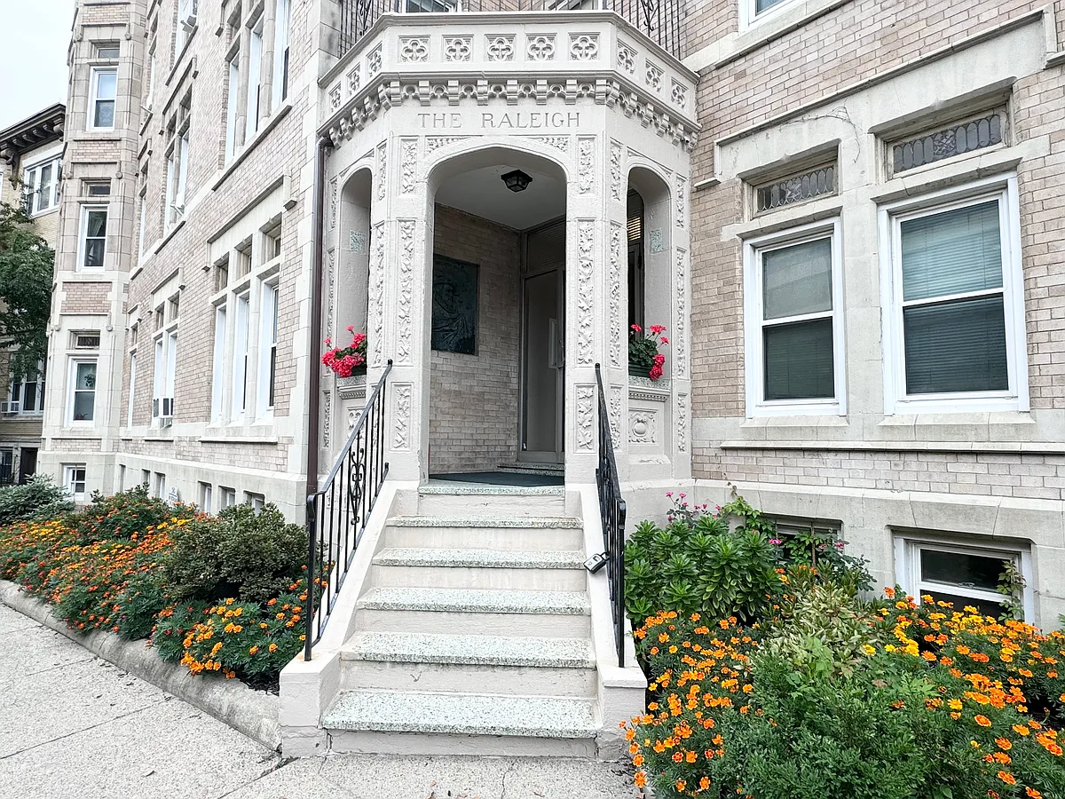 Building Photo - 3 Englewood Ave #5