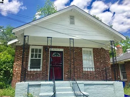 2347 Stark St Photo 1
