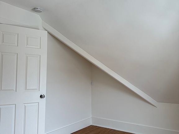 4th image of 11 Bridge St Room 6
