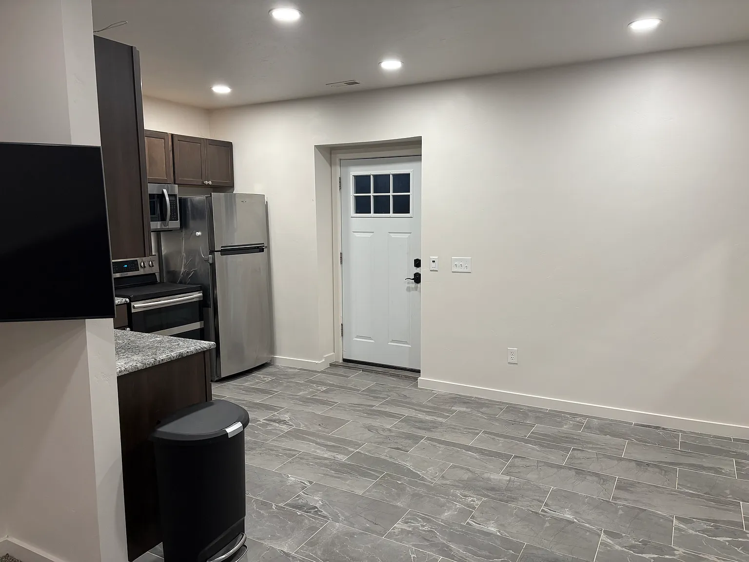 3 bed, 1550 sqft, $2,500 — Photo 2
