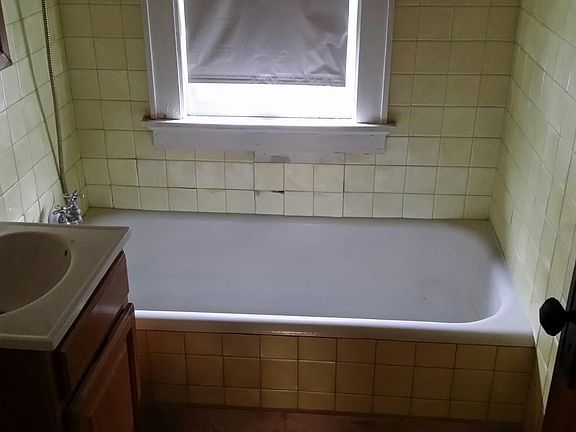 Bathroom Shower with Tub
