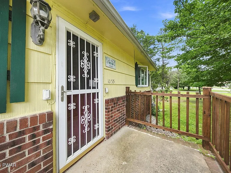 1055 Blue Ridge Ave — Photo 6