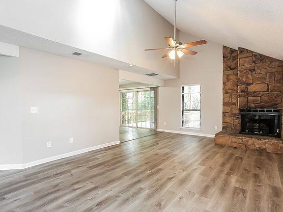 5th image of 11507 Kelvyn Grove Pl