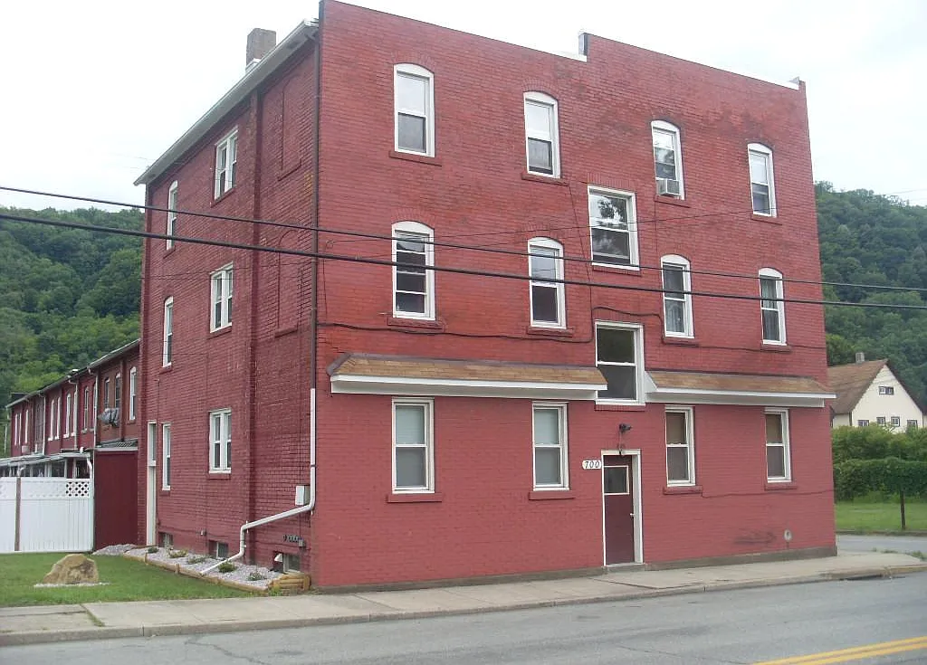 1 bed, 550 sqft, $545 — Photo 1