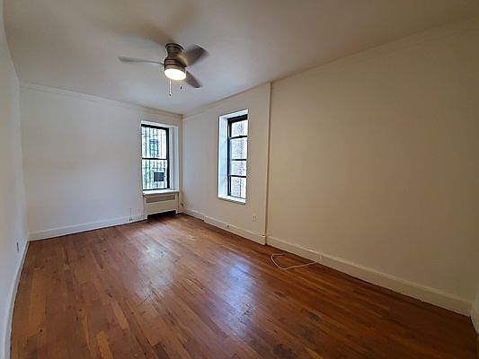 2nd image of 225 W 15th St APT 4B