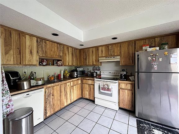 4th image of 8045 SW 107th Ave APT 318