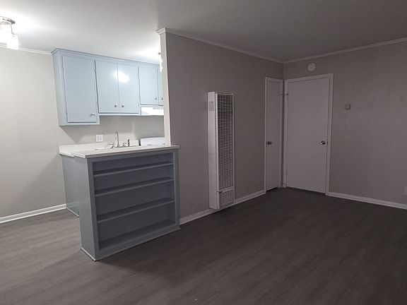 2nd image of 1417 Southwest Blvd #3