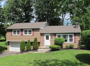 918 Whitney Rd W, Fairport, NY 14450