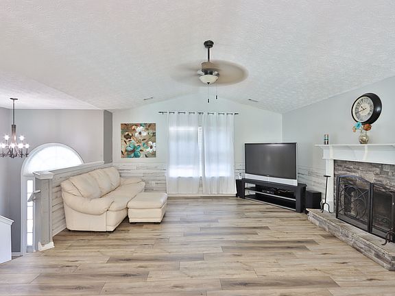 4th image of 6137 Westchester Pl