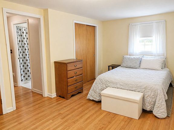 5th image of 57 Brewster St