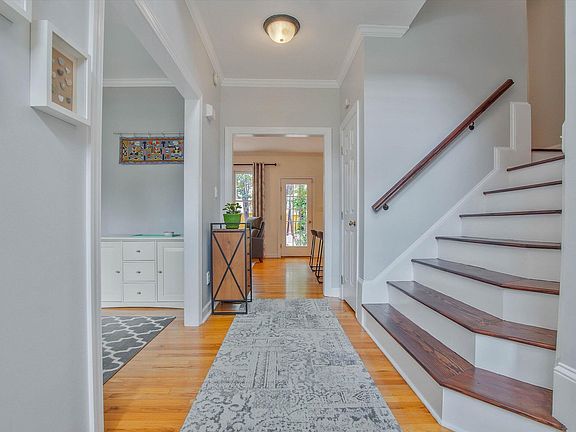 5th image of 1007 Newington Way