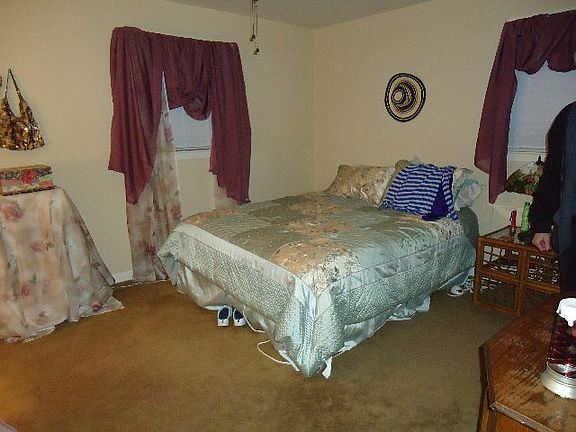 4th image of 211 Crosland Ave