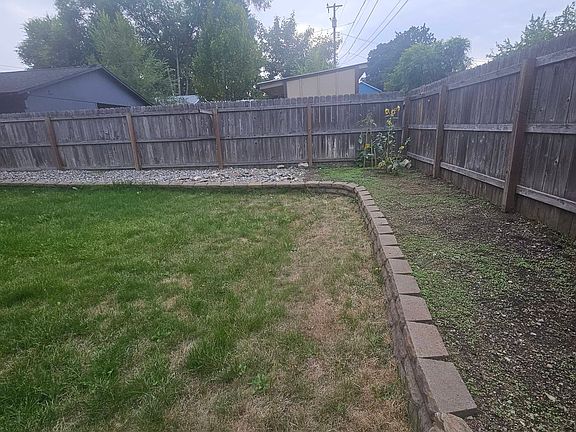 5th image of 1109 E Harrison Ave