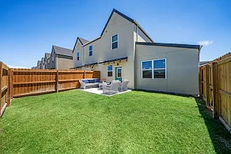 Lat Twenty7 Townhomes — Photo 62