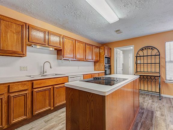 3rd image of 3102 Ashford Bend Dr